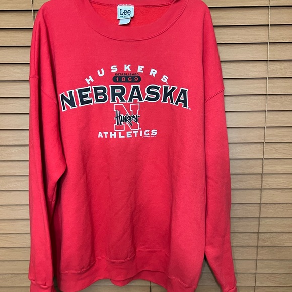 University Of Nebraska Huskers Est 1869 Lee Men XL Sweatshirt Red - Picture 1 of 6